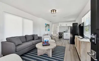 117 127th Ave E Unit 8