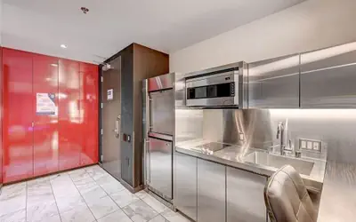 Luxurious Studio Balcony Access 26319