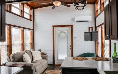 Joanie's Place 120 PGL