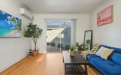 Spacious 4BR House Free Parking w Backyard BBQ