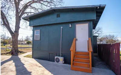 Stroll to the Dome: Sleek 1BR Near Downtown