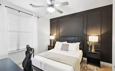 Lux 1B w Pool Near Toyota HQ