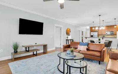 2 Units w/ Free Parking Walkable Historic District The Juliette by Avantstay