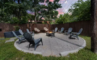 Stockyards- 4min Pet Friendly 3BR Luxe Gem
