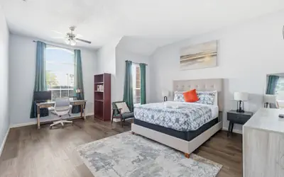 Bright & Cozy 4BR Home w Movie Room & Backyard