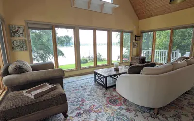 Lake Days Getaway - Lakeside Family Escape Near Hillsborough