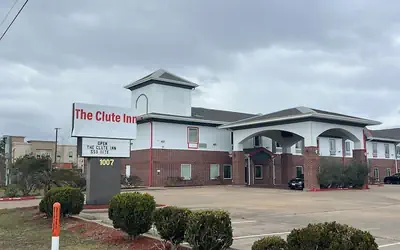 Clute Inn