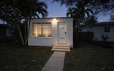 Lagunna by the Airport