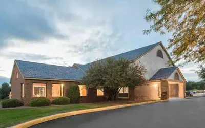 Dodgeville inn and suites