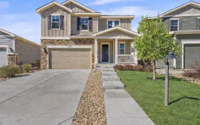 Pelican Landing Modern 3BD in Lakes at Centerra