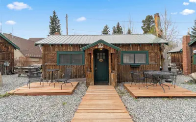 The Loose Moose Lodge