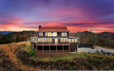 Secluded 7BR Mountain Escape on 7 Acres