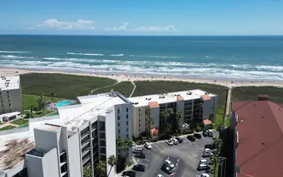 Sleeps 10 Direct Beach Heated Pool