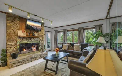 Misty Mountain Condo by Beyond Expectations With Hot Tub