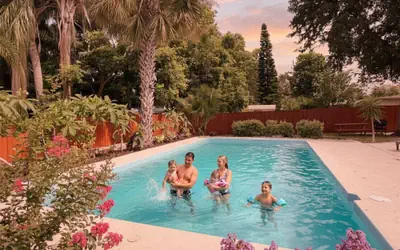 Spacious 4BR w Pool Near Legoland Game Room