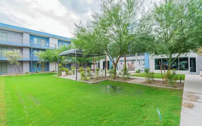 Sleek Stay 4mins to State Farm Stadium