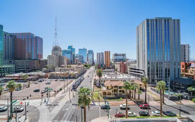 Deluxe Stay 5mins to Convention Center