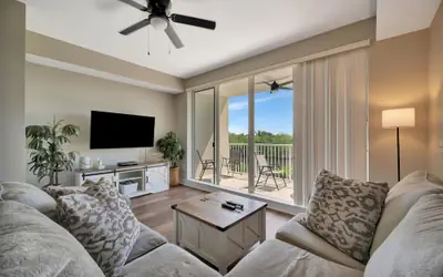 Mangrove View 2BR - Pool Hot Tub Gym Access