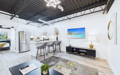 Modern Loft Near Port Beach Dining -unit 201