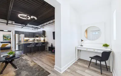 Loft Getaway Near Port Beach -unit 203