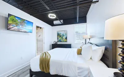 Modern Loft w Launch Views Near Beach -unit 208