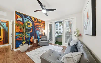 Stylish 2BR w Pool Pet-friendly Unit 13
