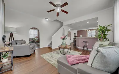 Modern 2BR 2BA Pool Gym Near Airport 8