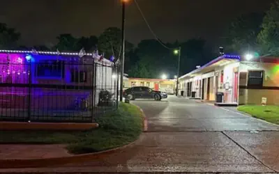 RED DOOR MOTEL