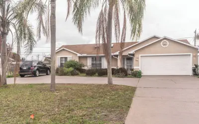 Port St. Lucie Poolside Oasis