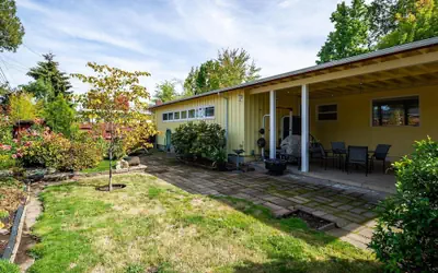 Sunflower Studio - 7 Minutes To Uo & 4 Minutes To Downtown 1 Bedroom Studio
