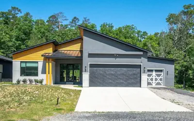 Modern Fun Retreat - Hiking & Biking