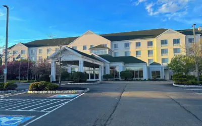 Arnot Grand Hotel & Suites