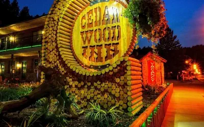 Cedar Wood Inn