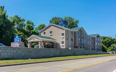 Cobblestone Hotel & Suites - Erie