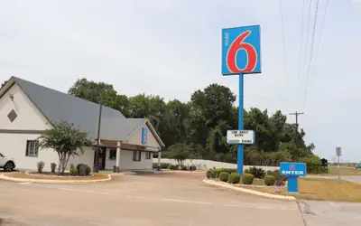 Motel 6 Alvin, TX