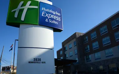 Holiday Inn Express & Suites Pittsburgh - Monroeville by IHG