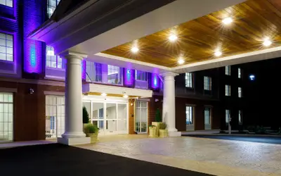 Holiday Inn Express & Suites Sturbridge by IHG