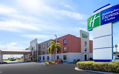 Holiday Inn Express Hotel & Suites Clewiston by IHG