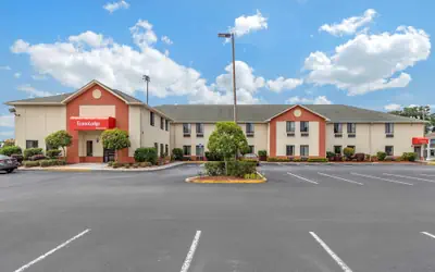 Econo Lodge Brunswick Travel Center