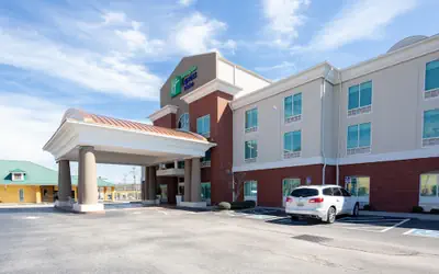 Holiday Inn Express & Suites Lenoir Cty by IHG