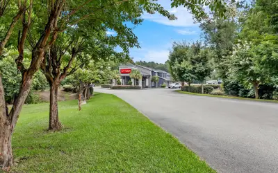 Econo Lodge Inn & Suites Cayce I-26 Airport