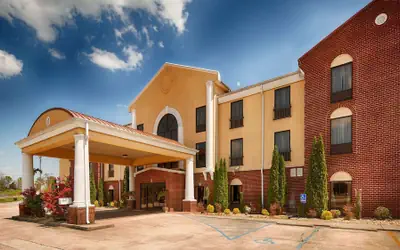 Best Western Plus Bass Hotel & Suites
