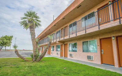 Economy Inn Buttonwillow Bakersfield I-5