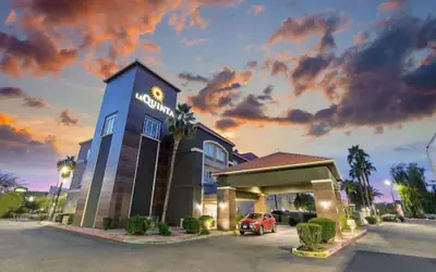 La Quinta Inn & Suites by Wyndham Phoenix I-10 West