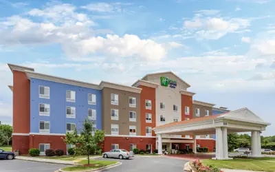 Holiday Inn Express Hotel & Suites Charlotte Arrowood by IHG