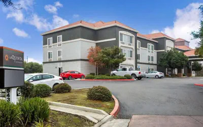 La Quinta Inn & Suites by Wyndham Visalia/Sequoia Gateway