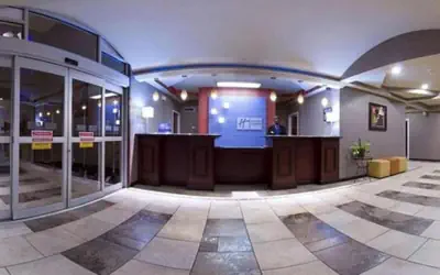 Holiday Inn Express & Suites Alexandria by IHG