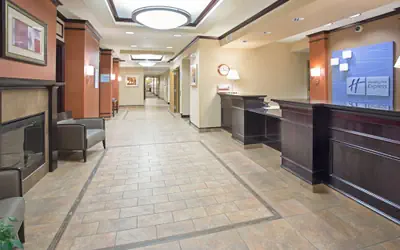 Holiday Inn Express & Suites Minot by IHG