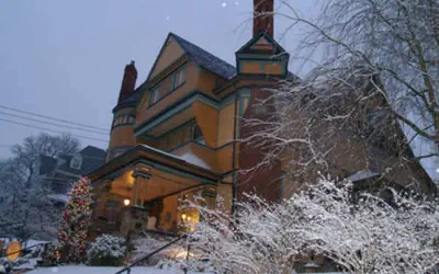 The Queen, A Victorian Bed & Breakfast