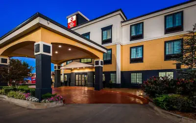 Best Western Plus Barsana Hotel & Suites